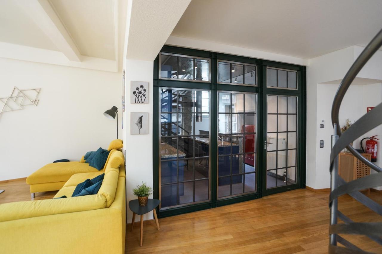 Loft13 Traumhafte Wohnung Mit Terrasse Fuer 8 Gaeste モンシャウ エクステリア 写真