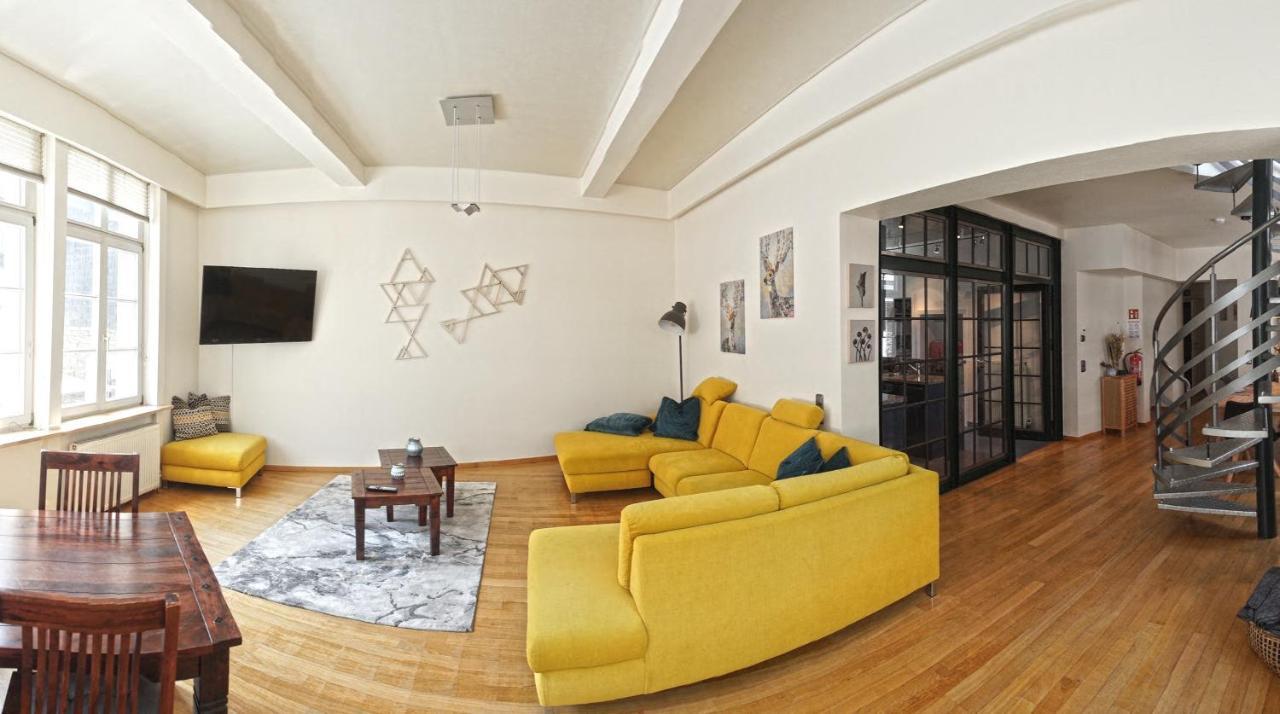 Loft13 Traumhafte Wohnung Mit Terrasse Fuer 8 Gaeste モンシャウ エクステリア 写真